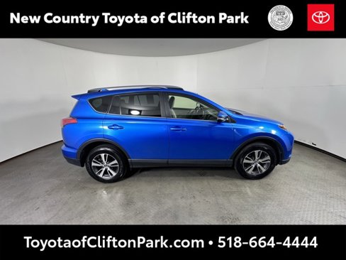 Used 2018 Toyota RAV4 XLE image 2