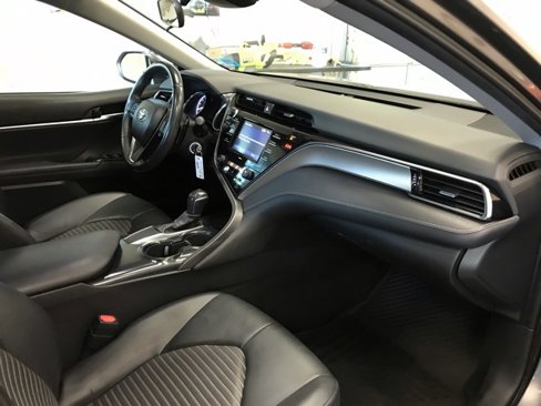 Certified 2020 Toyota Camry SE image 14