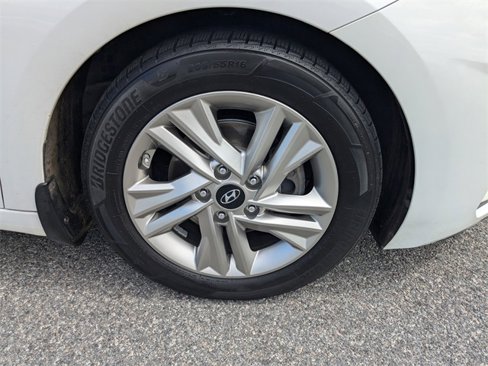 Used 2020 Hyundai Elantra Value Edition image 11