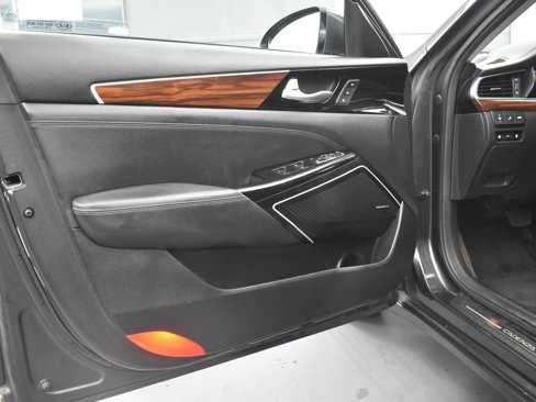 Used 2018 Kia Cadenza Technology image 28