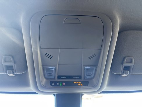 Used 2023 GMC Terrain SLE w/ Driver Convenience Package image 23