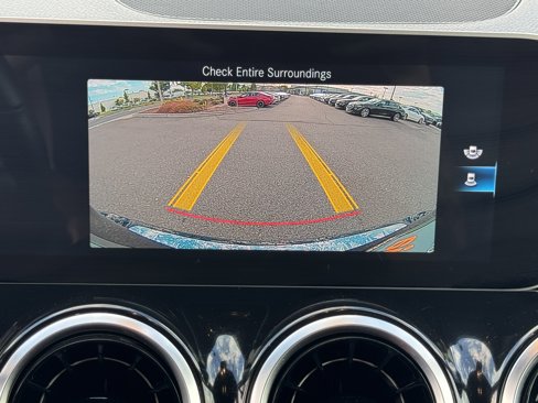 Used 2021 Mercedes-Benz GLB 250 4MATIC image 29