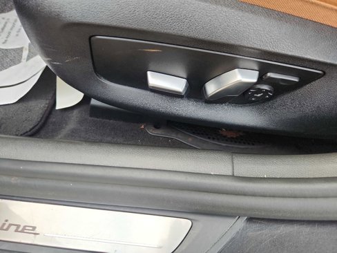 Used 2018 BMW 530i xDrive w/ Premium Package image 11