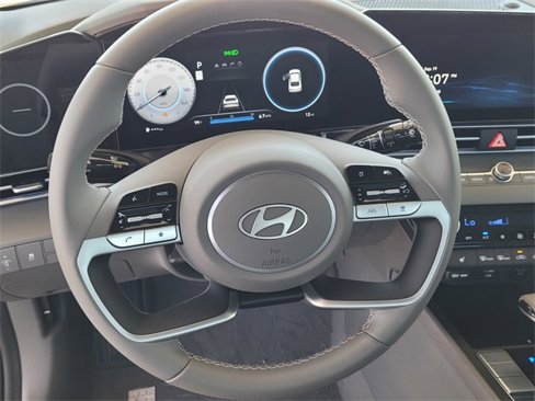 New 2025 Hyundai Elantra SEL image 19