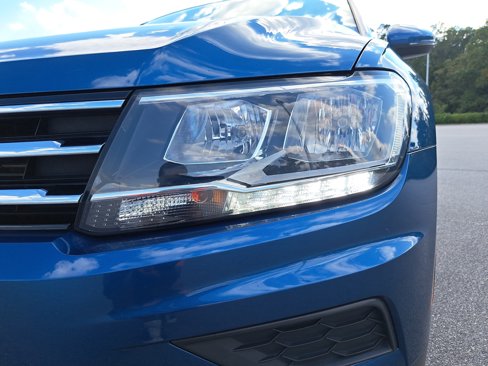 Certified 2020 Volkswagen Tiguan SE image 29