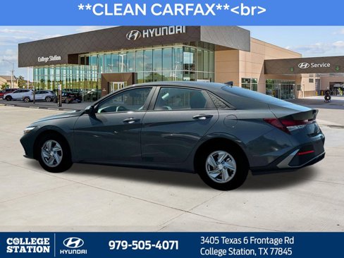 Used 2025 Hyundai Elantra SE image 4