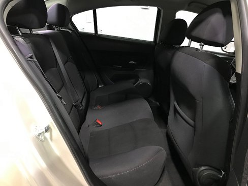 Used 2014 Chevrolet Cruze LT image 17
