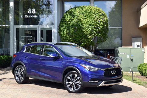 Used 2018 INFINITI QX30 Premium image 2