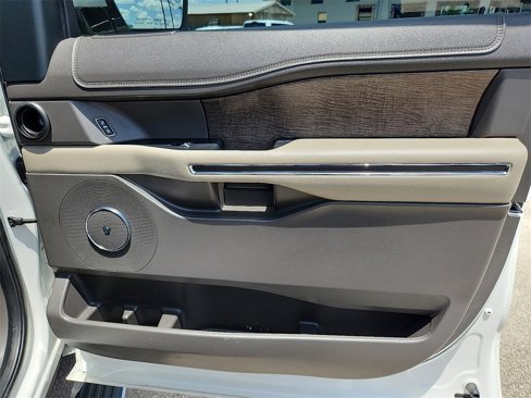 Used 2021 Ford Expedition Limited image 10
