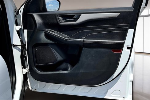 Used 2022 Ford Escape SE image 18