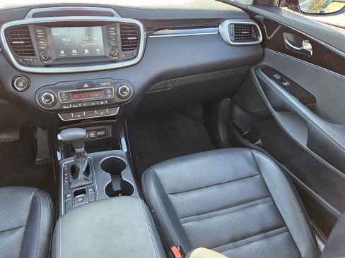 Used 2020 Kia Sorento EX image 18