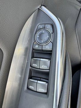 Certified 2025 Cadillac XT4 Premium Luxury image 19
