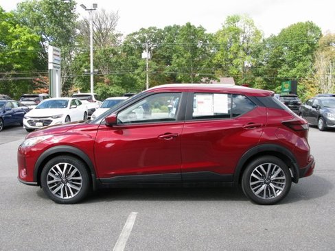Used 2024 Nissan Kicks SV image 9