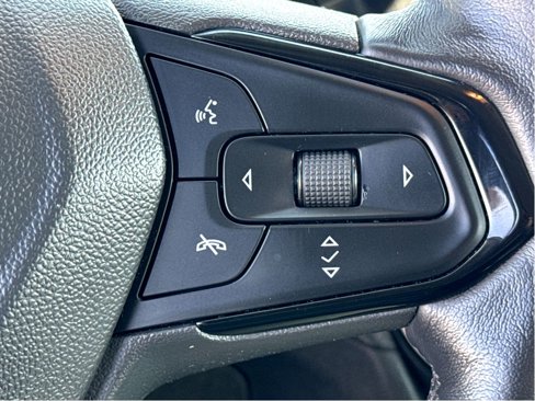 Used 2023 Chevrolet Bolt EUV LT w/ Convenience Package image 11