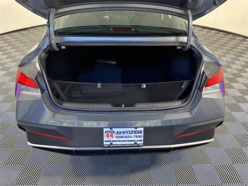 New 2025 Hyundai Elantra SE image 20