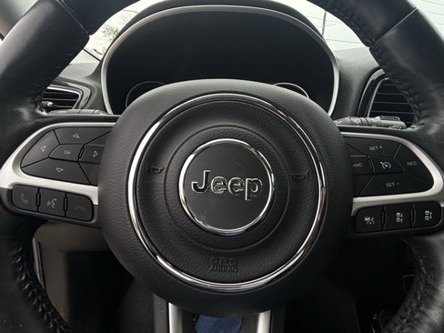 Used 2021 Jeep Compass Latitude image 19