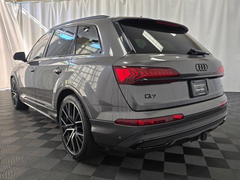 Used 2023 Audi Q7 3.0T Prestige image 3