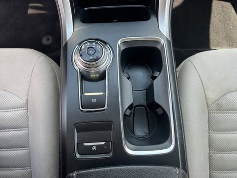 Used 2017 Ford Fusion SE w/ Fusion SE Technology Package image 18