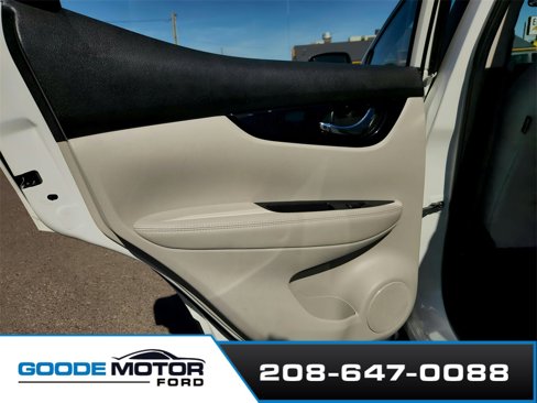 Used 2018 Nissan Rogue Sport SV w/ SV All-Weather Package image 21