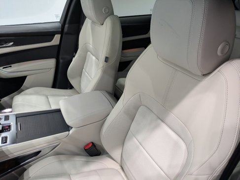 New 2026 Jaguar F-PACE R-Dynamic S image 8