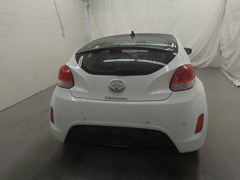 Used 2016 Hyundai Veloster w/ Option Group 03 image 7