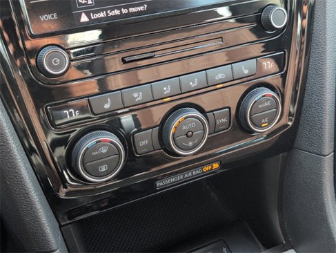 Certified 2022 Volkswagen Passat 2.0T image 22