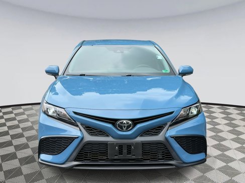 Used 2024 Toyota Camry SE image 6