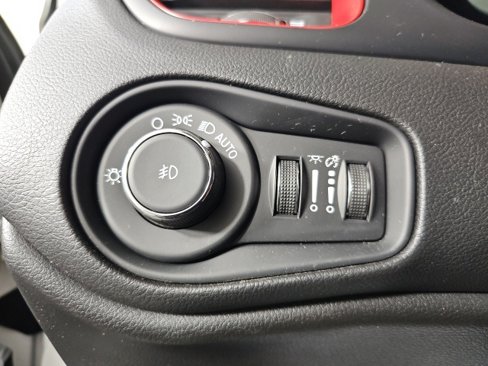 Certified 2023 Jeep Renegade Trailhawk image 17