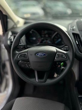Used 2017 Ford Escape SE w/ Equipment Group 201A image 19