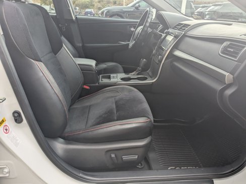 Used 2015 Toyota Camry XSE image 19