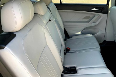 Used 2022 Volkswagen Tiguan SE image 19