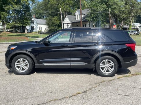 Used 2024 Ford Explorer XLT w/ Equipment Group 202A image 2