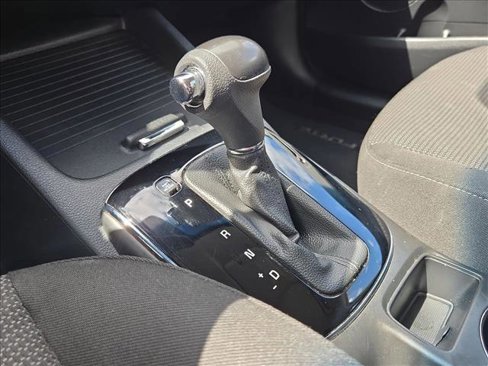 Used 2017 Kia Forte LX image 11