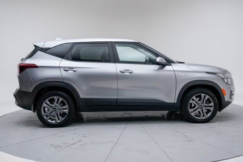 Used 2021 Kia Seltos LX image 11