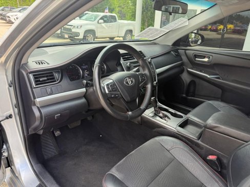 Used 2017 Toyota Camry SE image 10