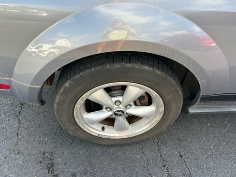 Used 2007 Ford Mustang Premium image 9