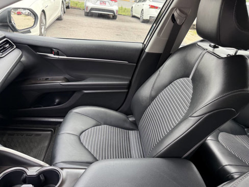 Used 2024 Toyota Camry SE image 17