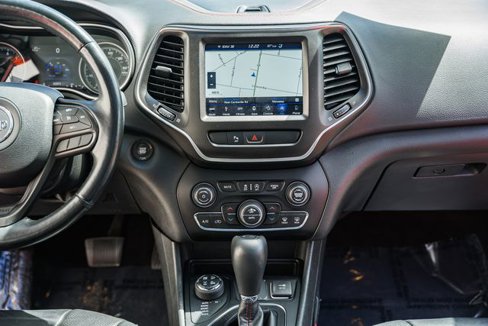 Used 2019 Jeep Cherokee Trailhawk image 26