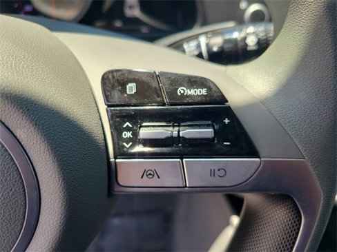Used 2022 Hyundai Elantra SEL image 28