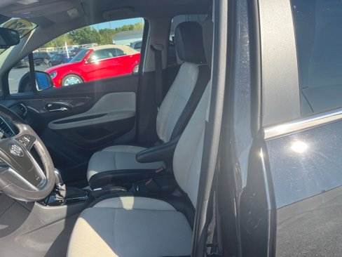 Used 2021 Buick Encore Preferred w/ Safety Package image 20