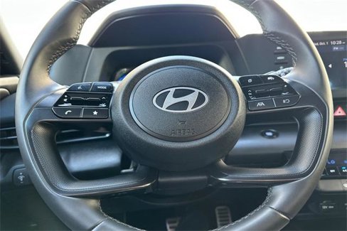Certified 2025 Hyundai Elantra Sport image 23