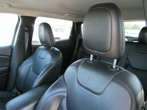 Used 2016 Jeep Cherokee Limited image 33