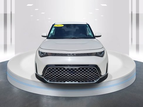 Used 2023 Kia Soul EX image 2