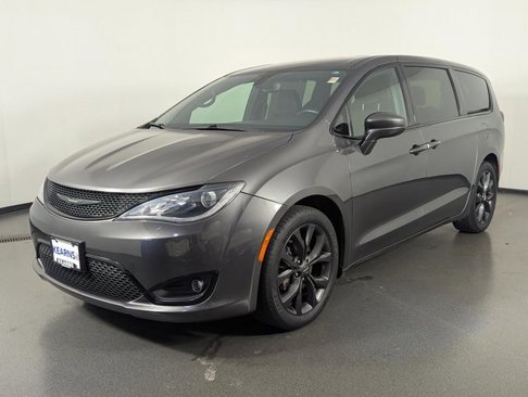 Used 2020 Chrysler Pacifica Touring w/ S Appearance Package image 4