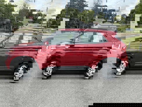 New 2026 Hyundai Venue SE image 2