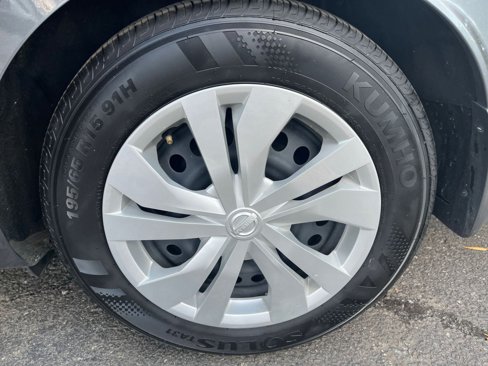 Used 2024 Nissan Versa S w/ Trunk Package image 25