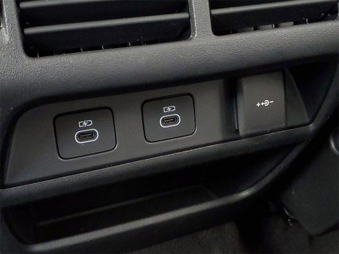 Used 2024 Land Rover Discovery Sport S image 33