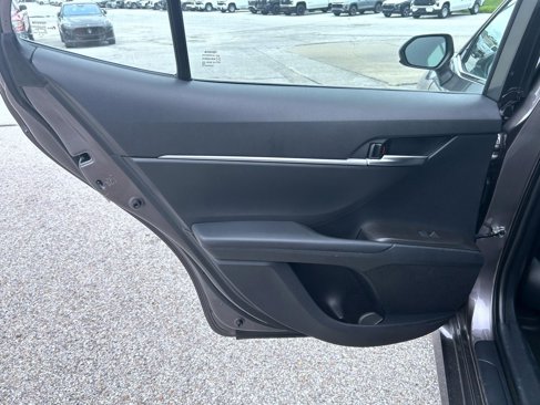 Used 2022 Toyota Camry LE image 17