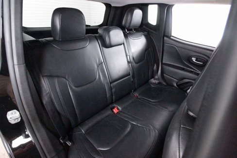 Used 2018 Jeep Renegade Latitude w/ Cold Weather Group image 31