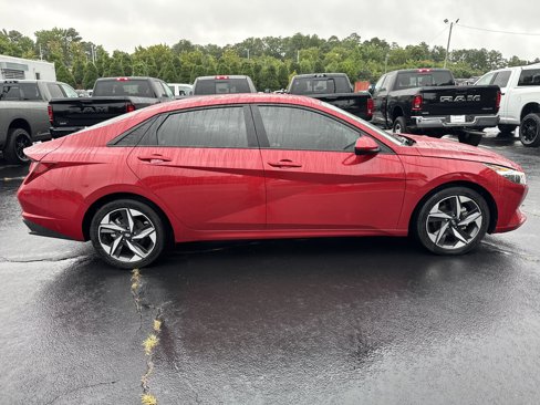 Used 2023 Hyundai Elantra SEL w/ Convenience Package image 9
